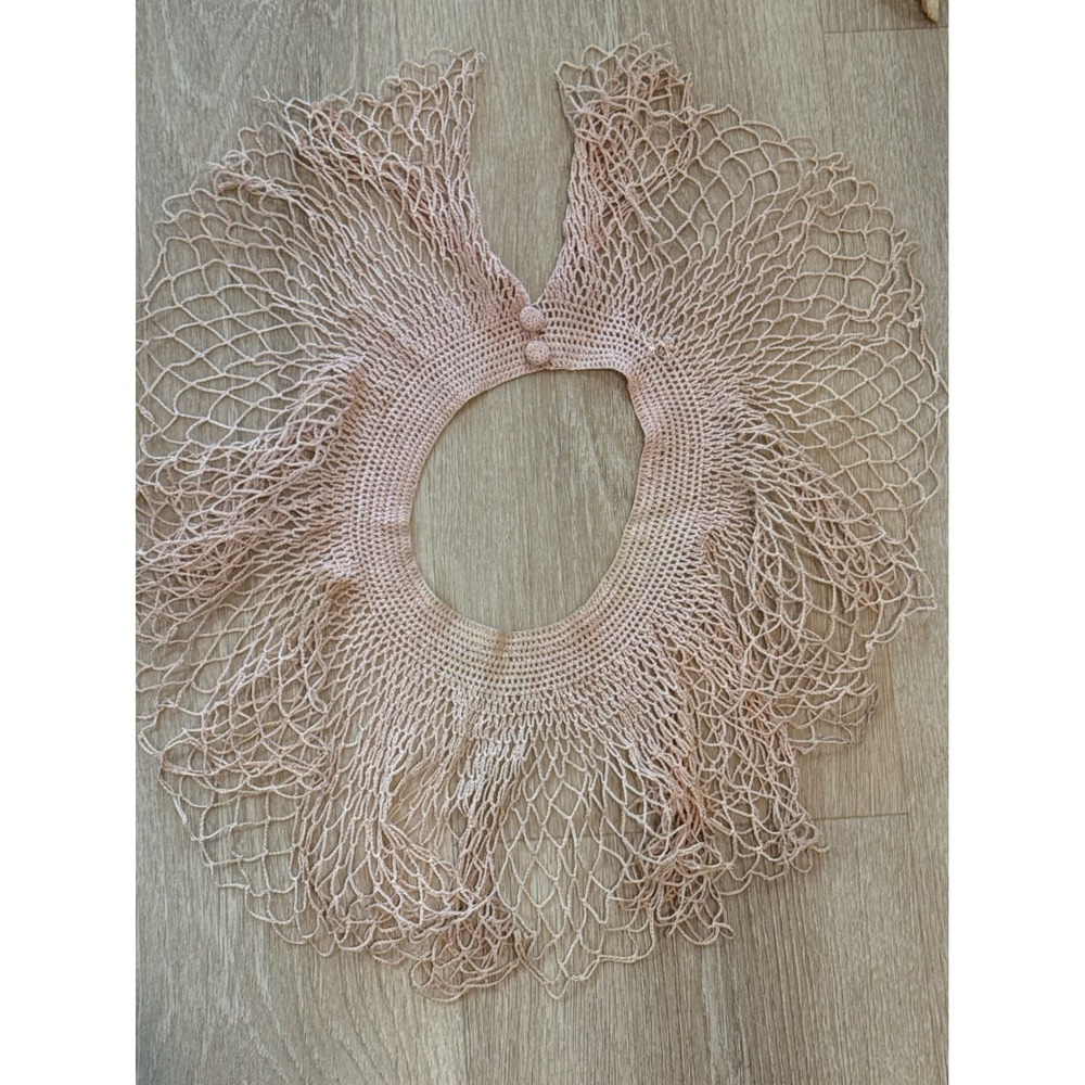Vintage Handmade Victorian Style Pink Crochet Lace Detachable Capelet Collar